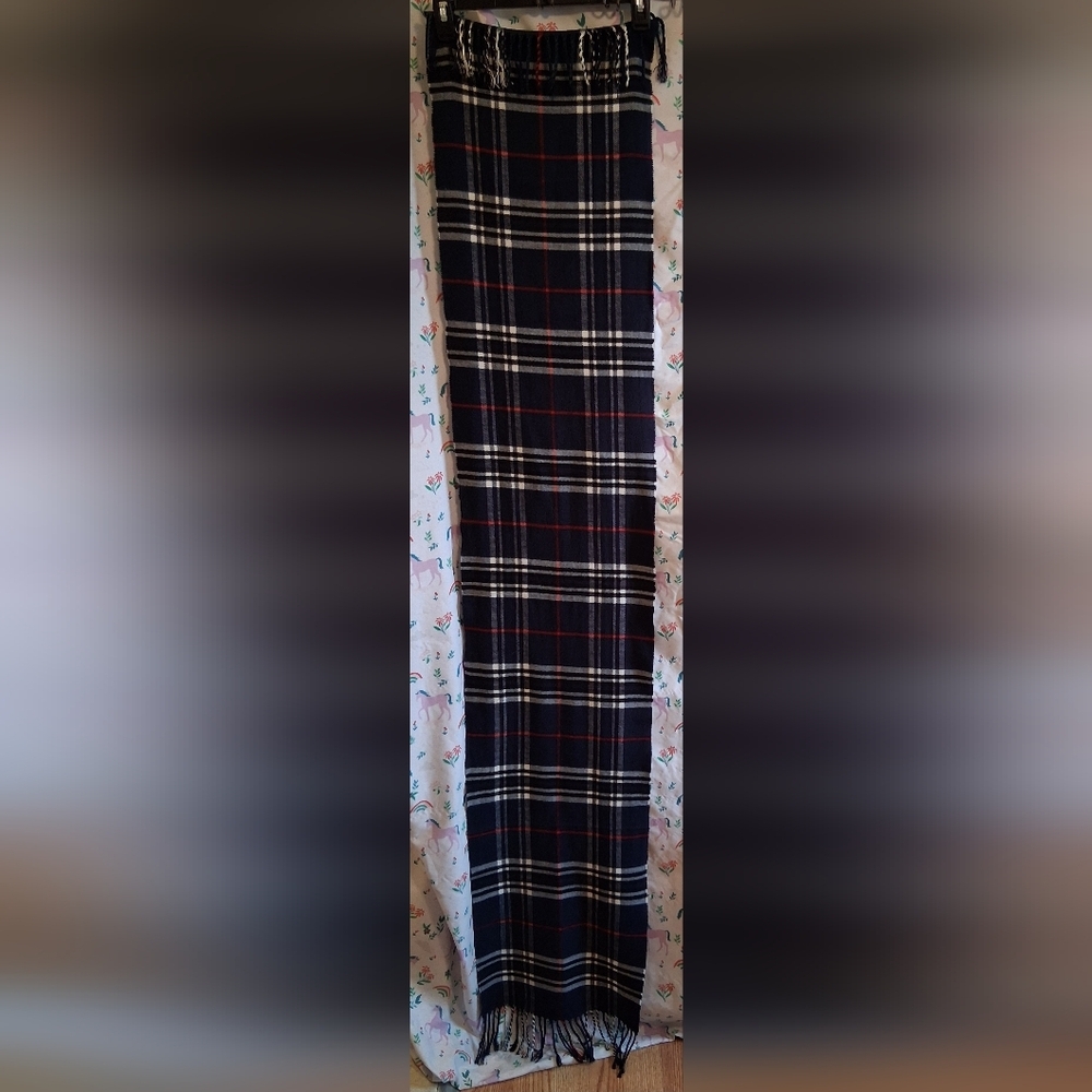EUC Burberry Scottish Cashmere Navy & White Nova Plaid Casual Unisex Scarf Wrap - Picture 5 of 7